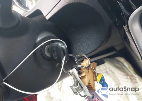 2017 Toyota Corolla Le из США, поврежденный, VIN 5YFBURHE1HP690411